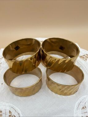 Set of 6 0val Swirl Brass Napkin Rings - Made in India NWOT
